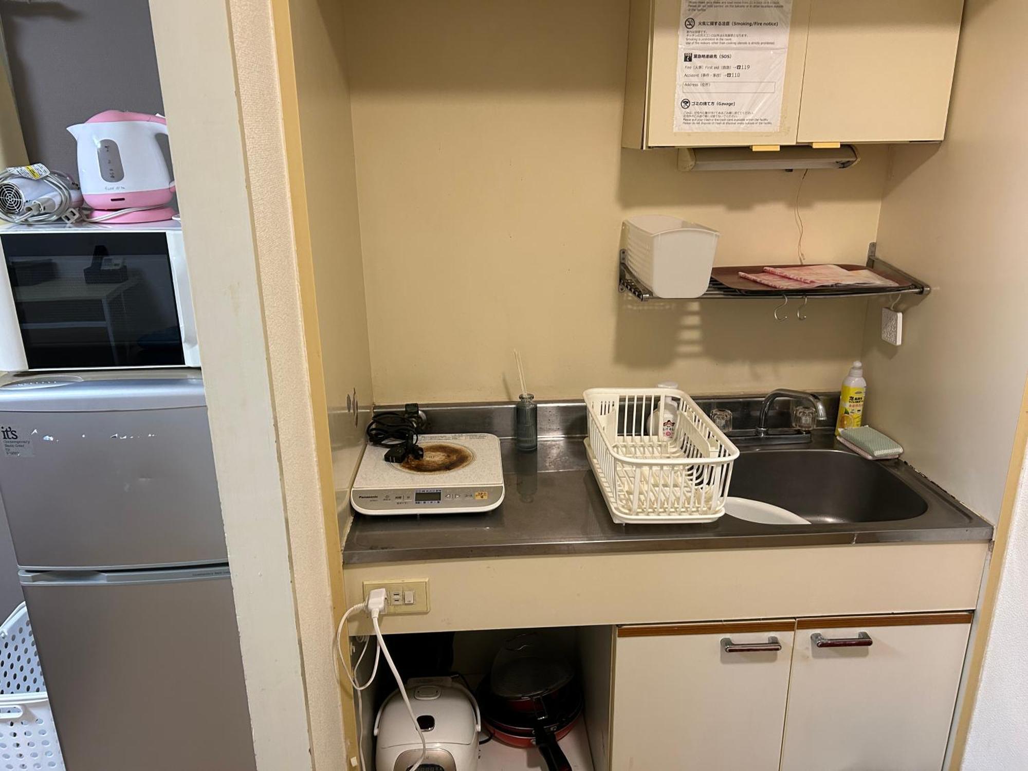 Guest House Zwell Hakata Ohori Park Fukuoka  Dış mekan fotoğraf